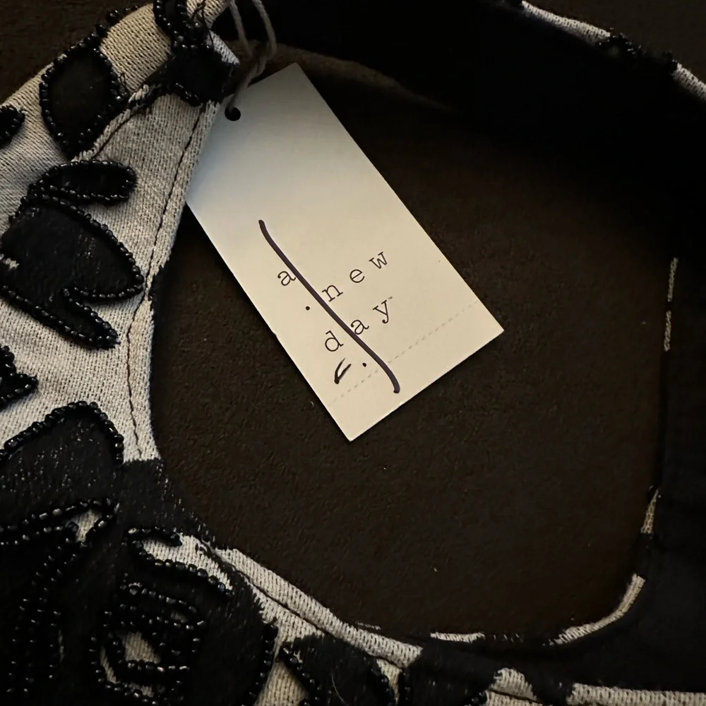 Mini Beaded Crescent Handbag from A New Day NWT off-white & black - Picture 3 of 5